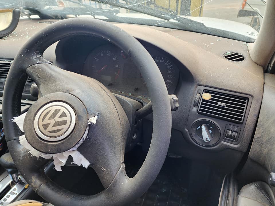 VOLKSWAGEN GOLF 4 1.6 AUTO STRIPPING FOR PARTS - Private Seller VOLKSWAGEN GOLF 4 1.6 AUTO STRIPPING FOR PARTS - Private Seller