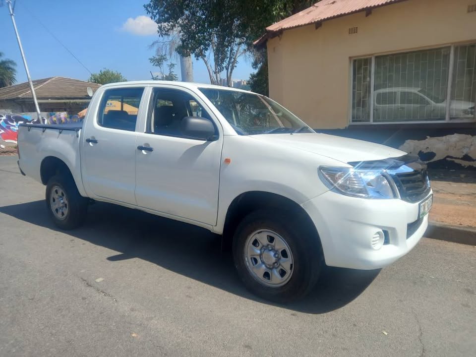 2015 Toyota Hilux Double Cab 2.5 D4D SRX DIESEL, MANUAL 4X4, 88000kms