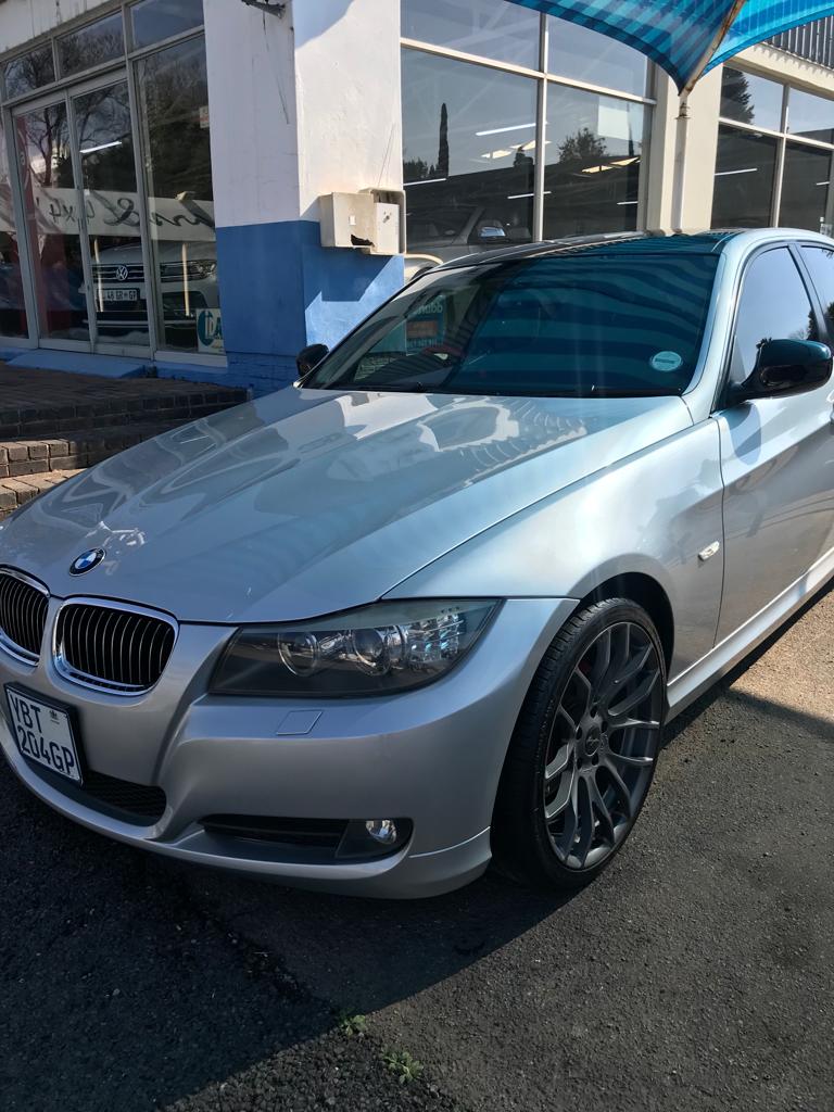 2009 BMW 323i Auto