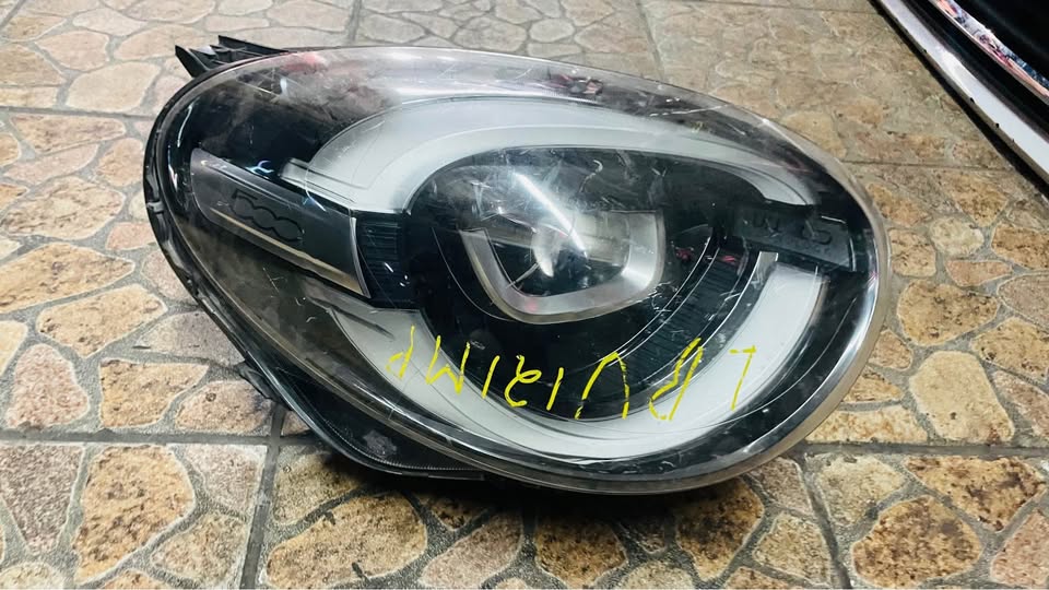 Fiat 500X LED headlight - Private Seller Fiat 500X LED headlight - Private Seller