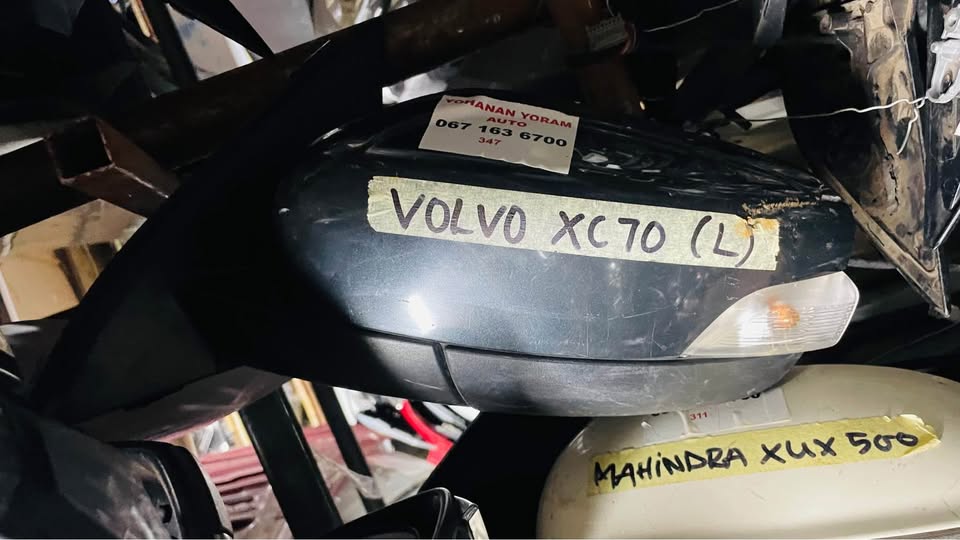 VOLVO XC70 side mirror - Private Seller VOLVO XC70 side mirror - Private Seller