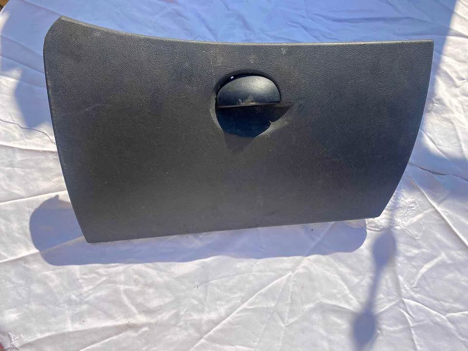 Nissan np200 gloves box forsale - Private Seller Nissan np200 gloves box forsale - Private Seller