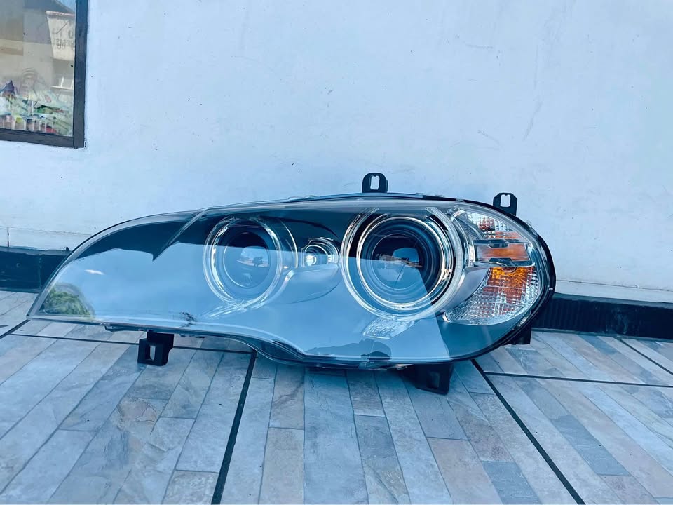 BMW e70 X5 facelift headlight - Private Seller BMW e70 X5 facelift headlight - Private Seller