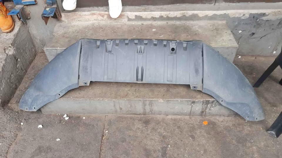 FORD KUGA 2013 SPOILER - Private Seller FORD KUGA 2013 SPOILER - Private Seller