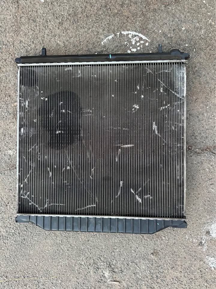 Chevrolet trailblazer Radiator for sale - Private Seller Chevrolet trailblazer Radiator for sale - Private Seller