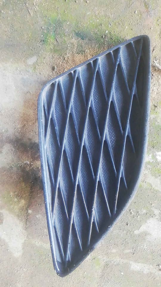 TOYOTA COROLLA 2010 RIGHT SIDE GRILL FOR SALE - Private Seller TOYOTA COROLLA 2010 RIGHT SIDE GRILL FOR SALE - Private Seller