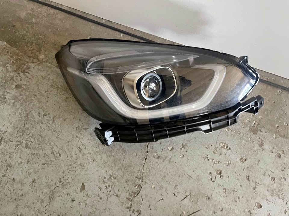 honda jazz headlight 2023 upwards - Private Seller honda jazz headlight 2023 upwards - Private Seller
