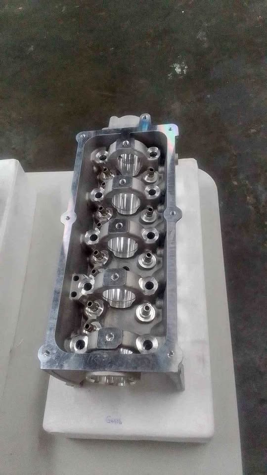 HYUNDAI G4HG CYLINDER HEAD FOR SALE - Private Seller HYUNDAI G4HG CYLINDER HEAD FOR SALE - Private Seller