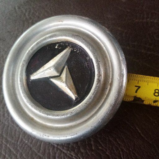Toyota centre cap - Private Seller Toyota centre cap - Private Seller