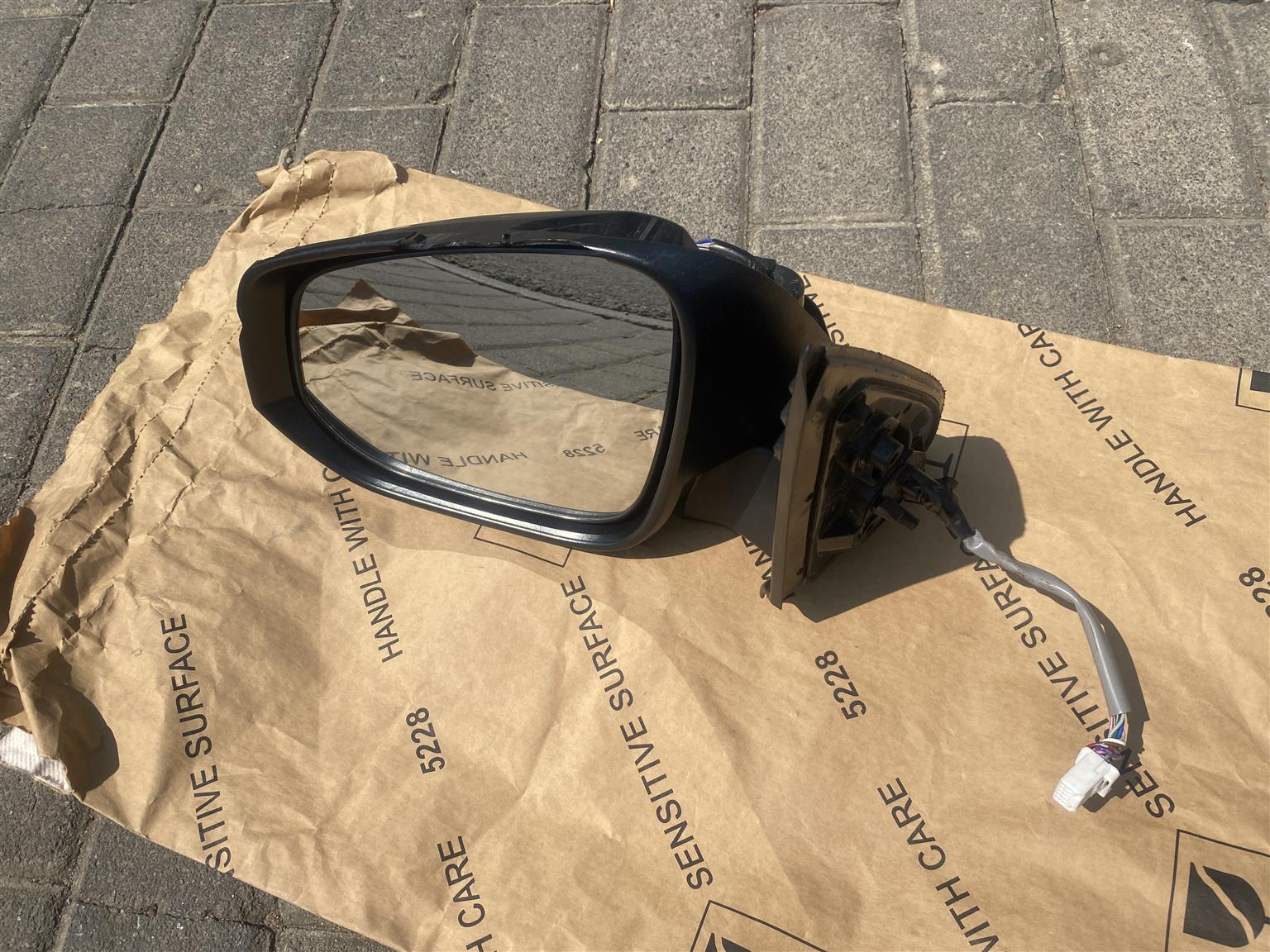 Used 2019 TOYOTA HILUX GD-6 AUTO-FOLD DOOR MIRROR LEFT SIDE FOR