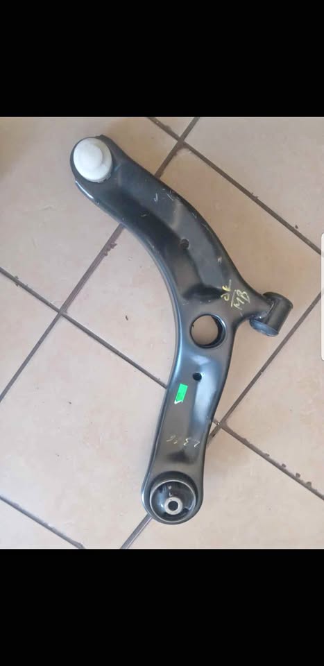 Mahindra Xuv300 left hand side control arm selling - Private Seller