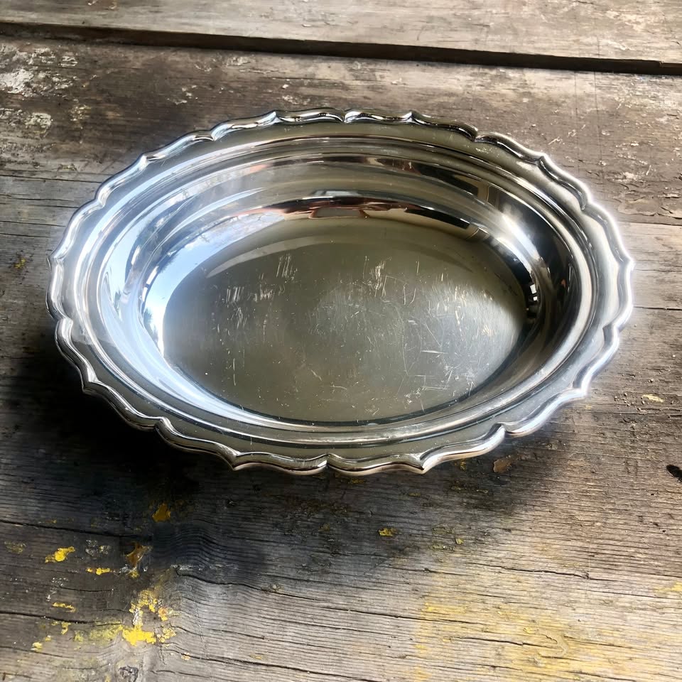 Oval Etched Silver Plated Dish for Stylish Gatherings