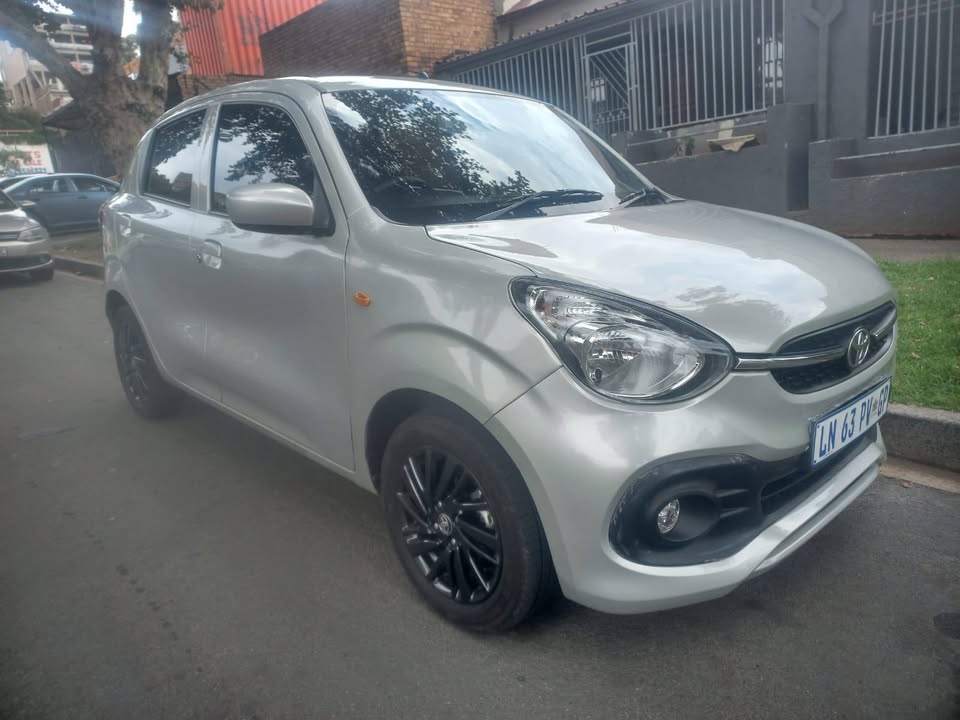 Toyota Vitz 1.0 XR Petrol, 2024 model, Automatic, Silver Color, Mileage 17000kms