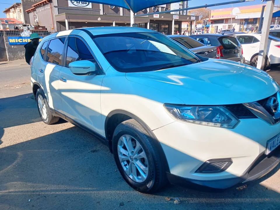 2017 NISSAN X-TRAIL 2.0 Transmission: Manual Mileage: 122000km Fueltype: Petrol White
