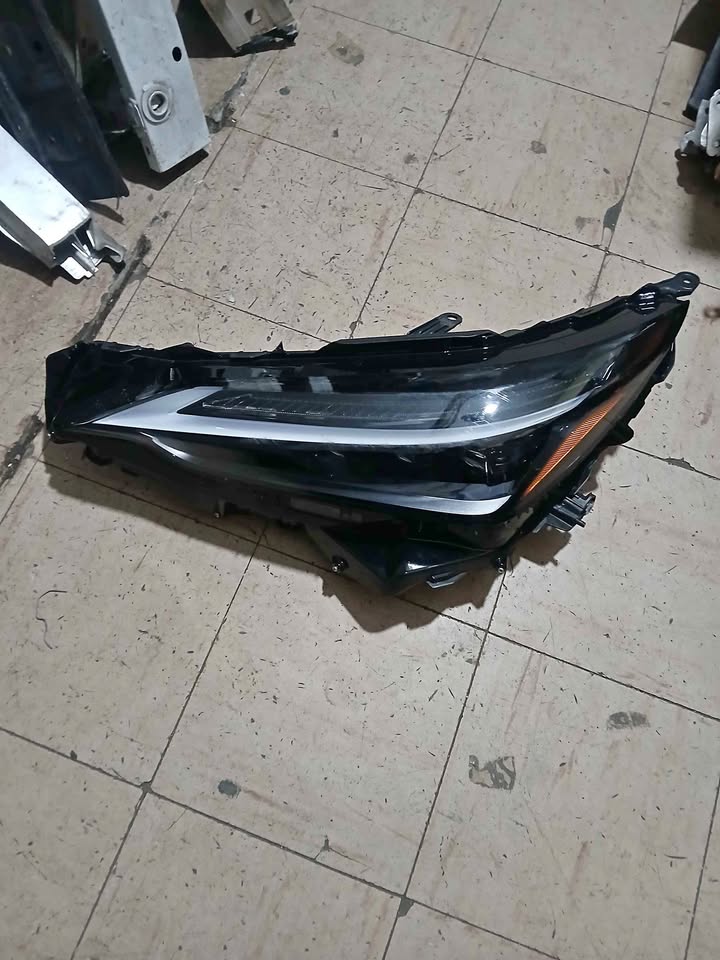 Lexus nx250 headlight - Private Seller Lexus nx250 headlight - Private Seller