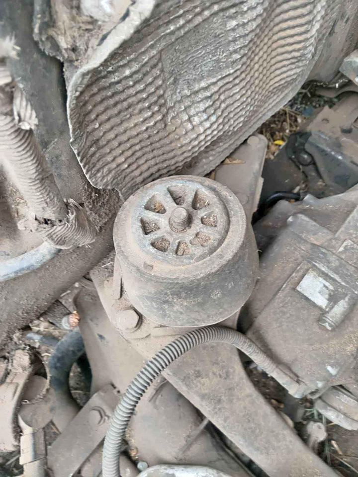 Audi Q7 3.0tdi rhs engine mounting - Private Seller