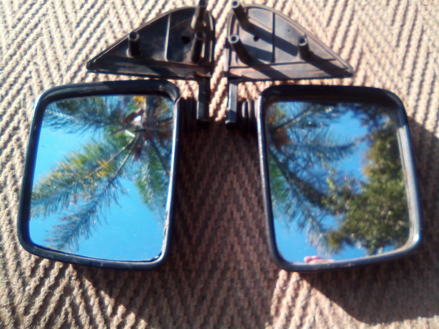 Side mirrors for Nissan bakkie - Private Seller