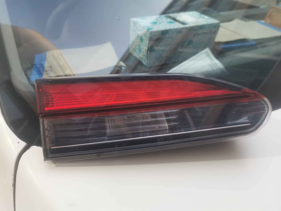 Toyota Rav4 left inner taillight - Private Seller Toyota Rav4 left inner taillight - Private Seller
