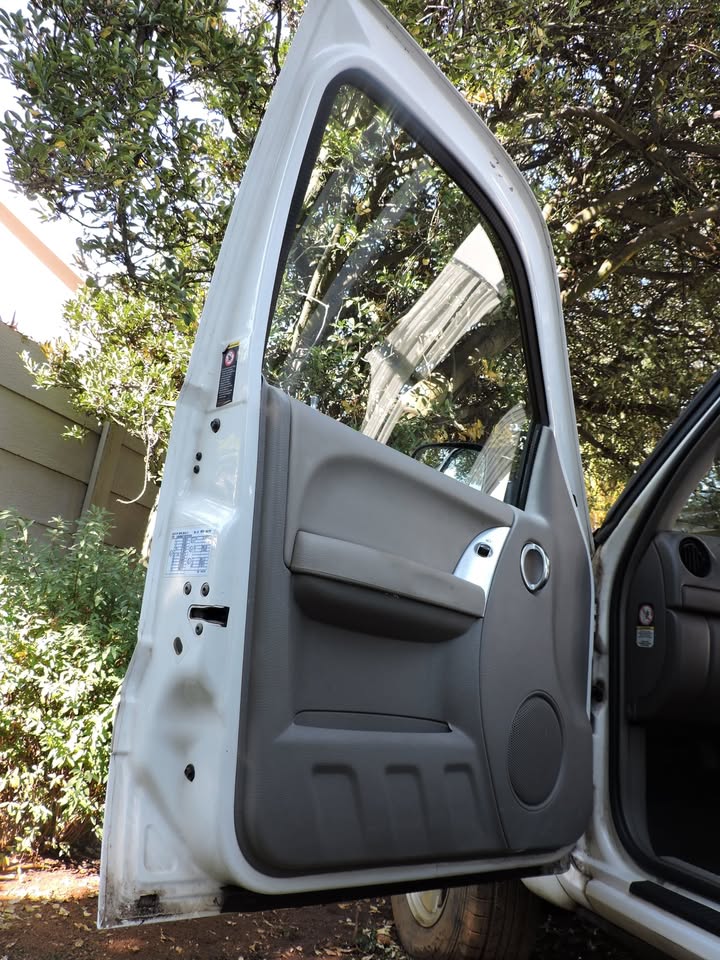 Doorshells for Jeep cherokee 2.5 crd - Private Seller Doorshells for Jeep cherokee 2.5 crd - Private Seller