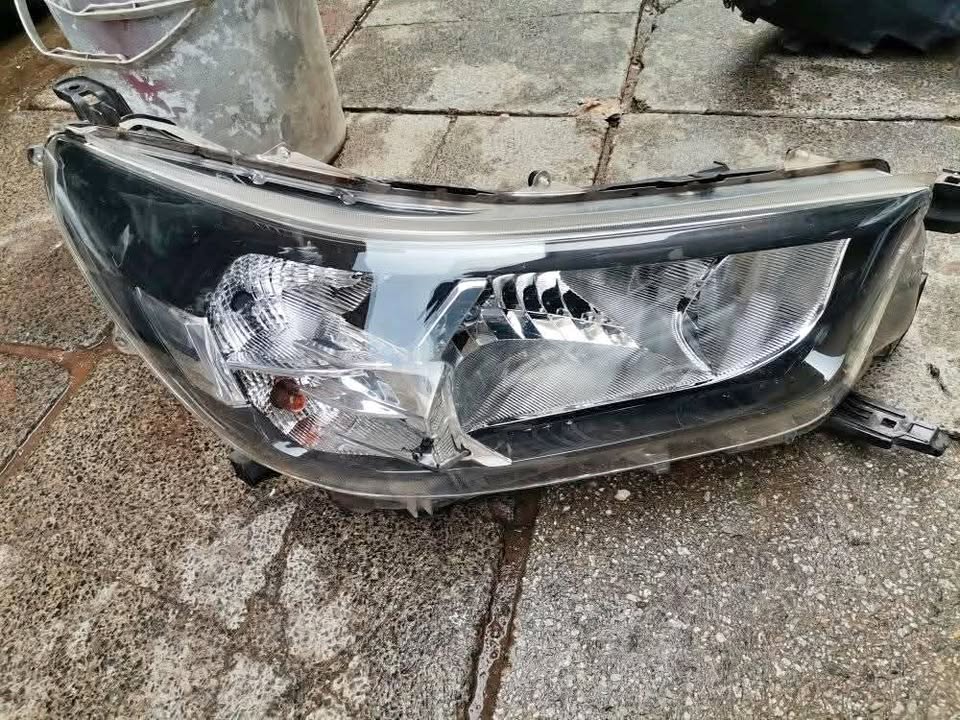 Toyota Hilux Gd6 Headlight Normal Right Side - Private Seller Toyota Hilux Gd6 Headlight Normal Right Side - Private Seller