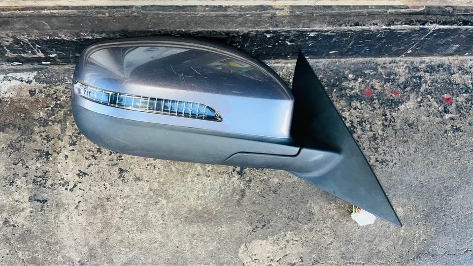 Chery Tiggo 4 pro side mirror - Private Seller Chery Tiggo 4 pro side mirror - Private Seller