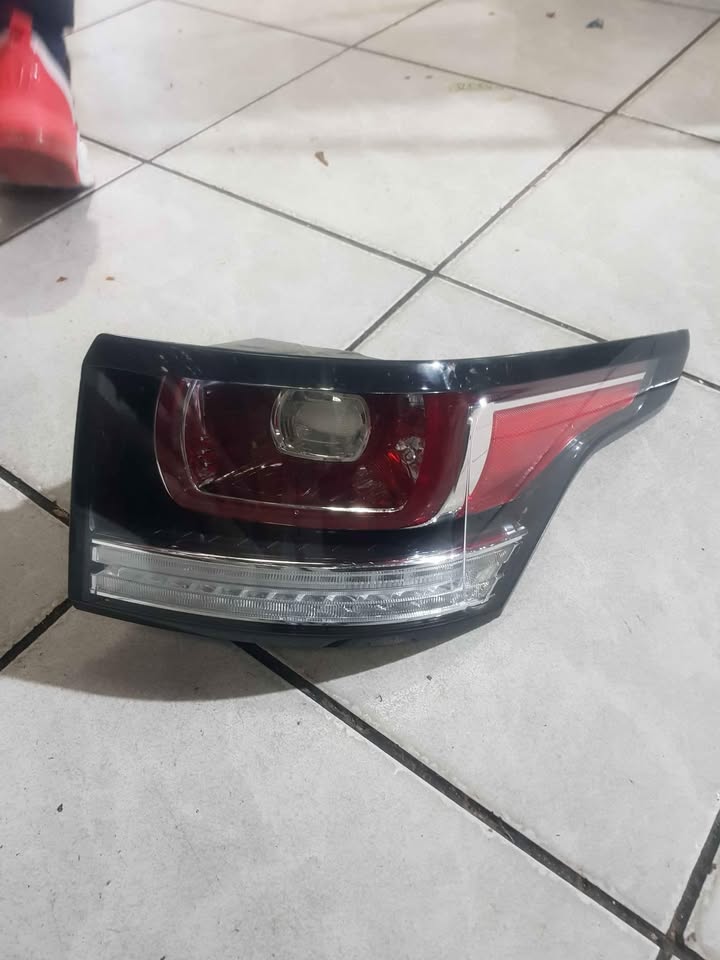 RANGE ROVER SPORT  TAILLIGHT - Private Seller