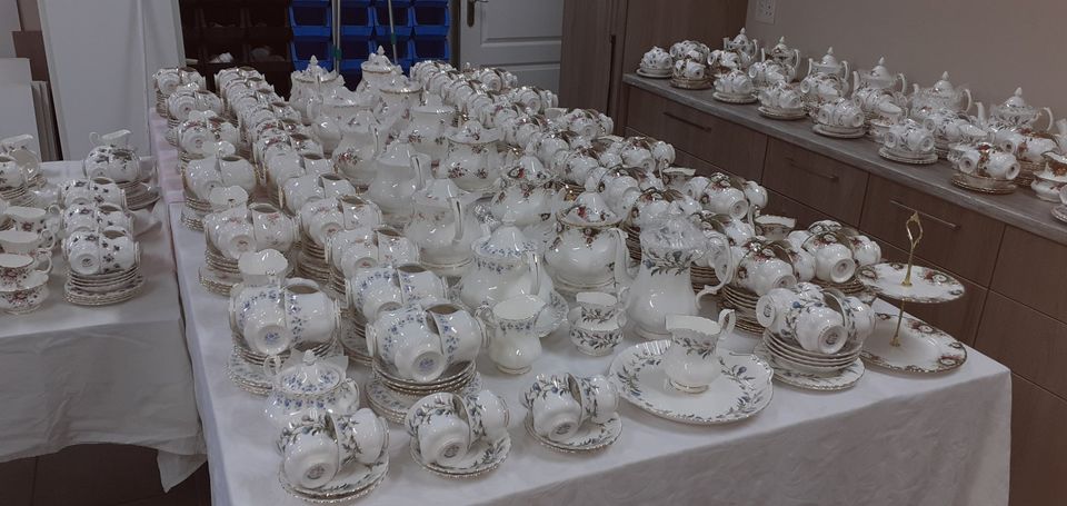 ROYAL ALBERT SETS