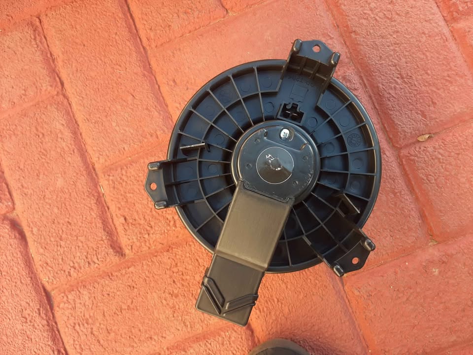 TOYOTA HILUX D4D,VVTI, TYH7520 HEATER BLOWER FAN. BRAND NEW. FOR VARIOUS OTHER CARS TOO. SAME AS FOR