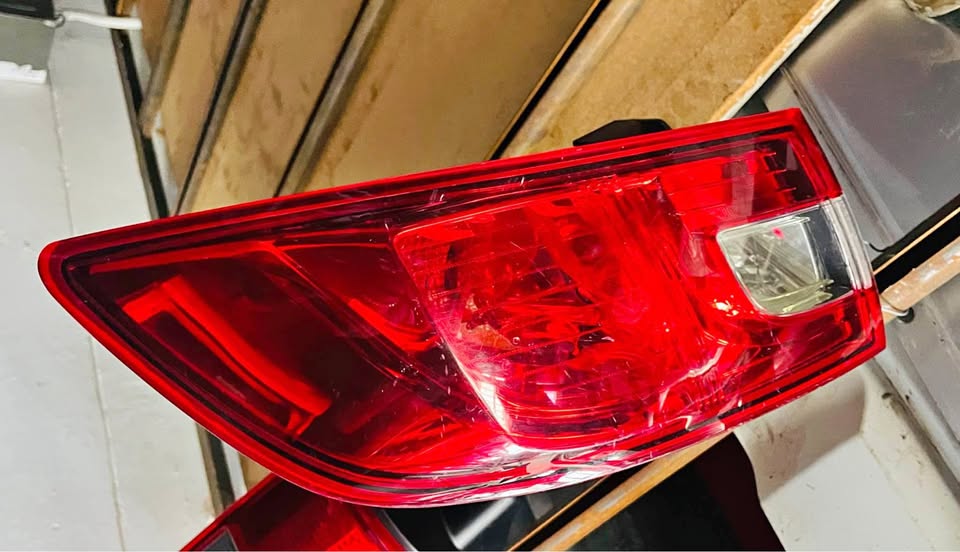 Renault Clio 4 taillight - Private Seller Renault Clio 4 taillight - Private Seller