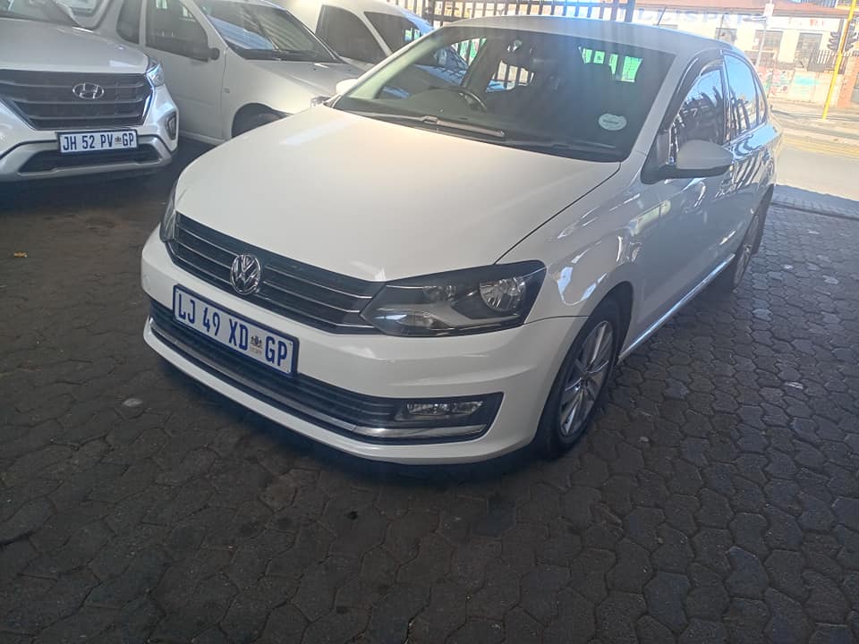 2019 polo 6 sedan 1.4 Manuel Petrol White