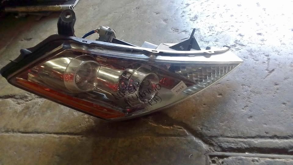 Nissan Murano headlight - Private Seller Nissan Murano headlight - Private Seller