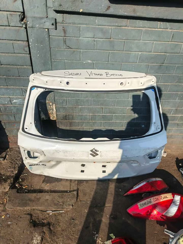 SUZUKI VITARA BREZZA TAIL GATE - Private Seller