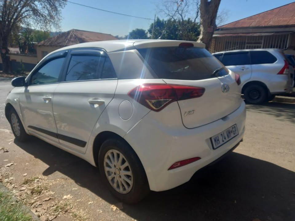 2015 Hyundai i20 1.2 Petrol, Manuel, White, 87000kms