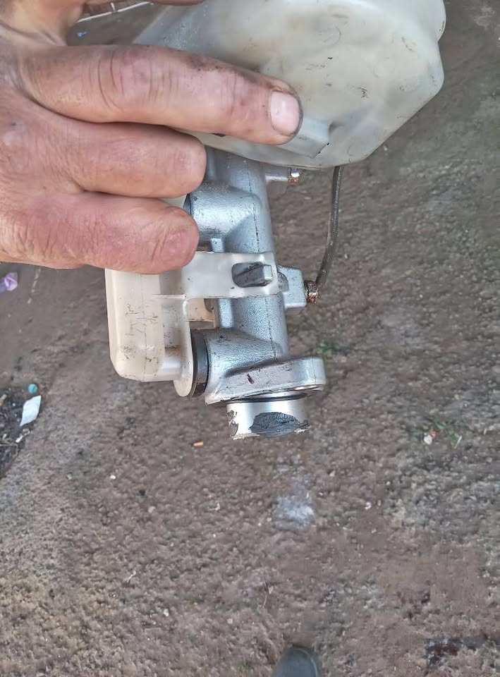 Opel corsa b series brack master cylinder - Private Seller Opel corsa b series brack master cylinder - Private Seller