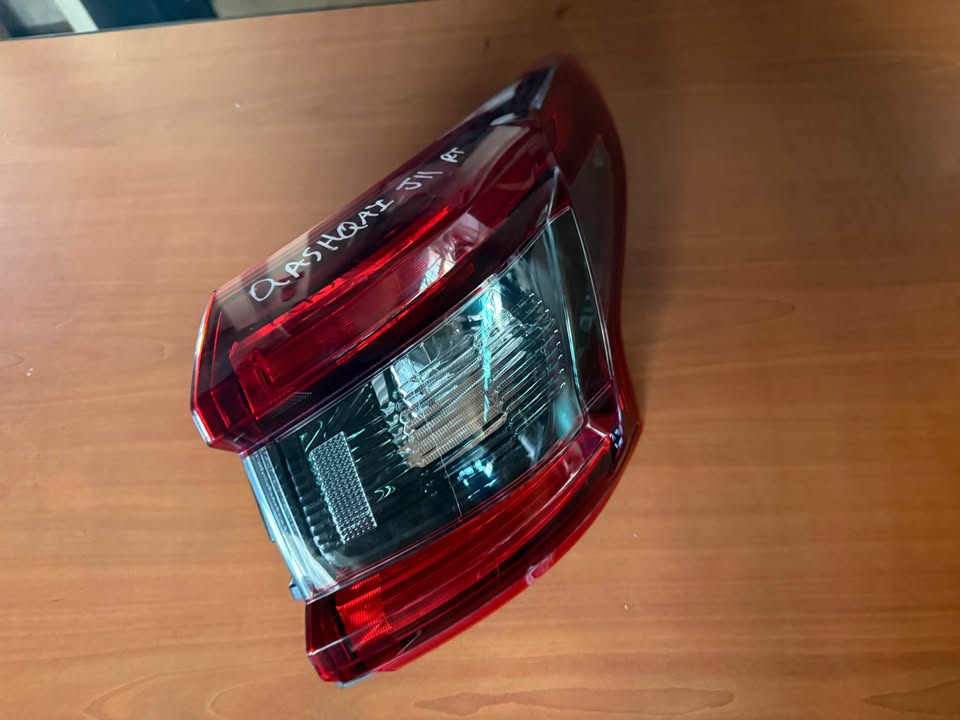 Nissan Qashqai J11 Right Tail Light - Private Seller Nissan Qashqai J11 Right Tail Light - Private Seller