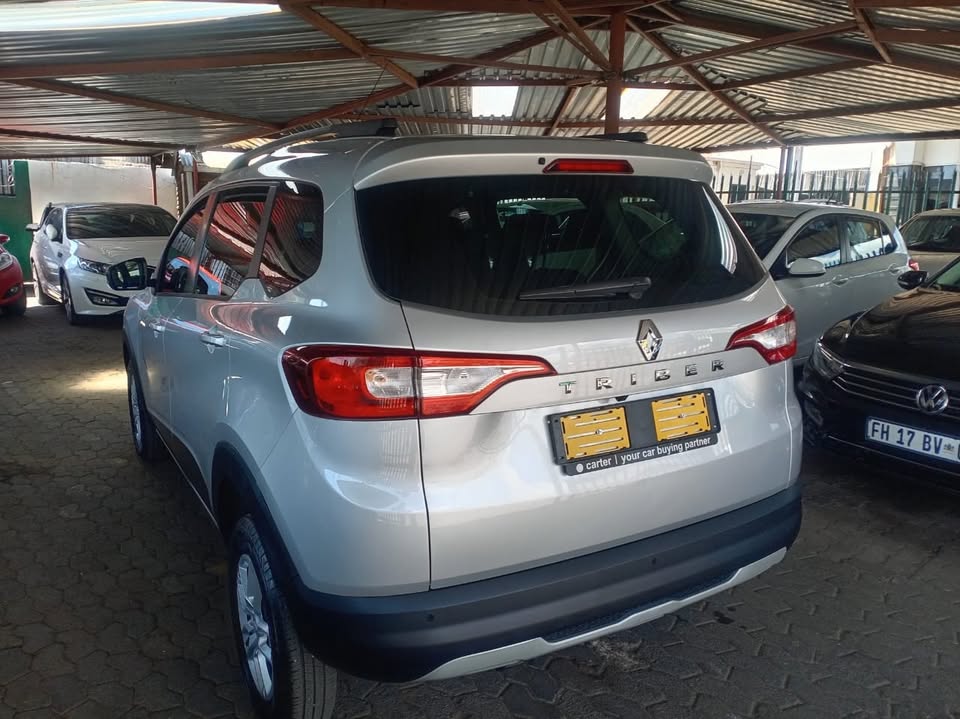 Used 2025 Renault Triber 1.0 Dynamique - Omega EL Auto