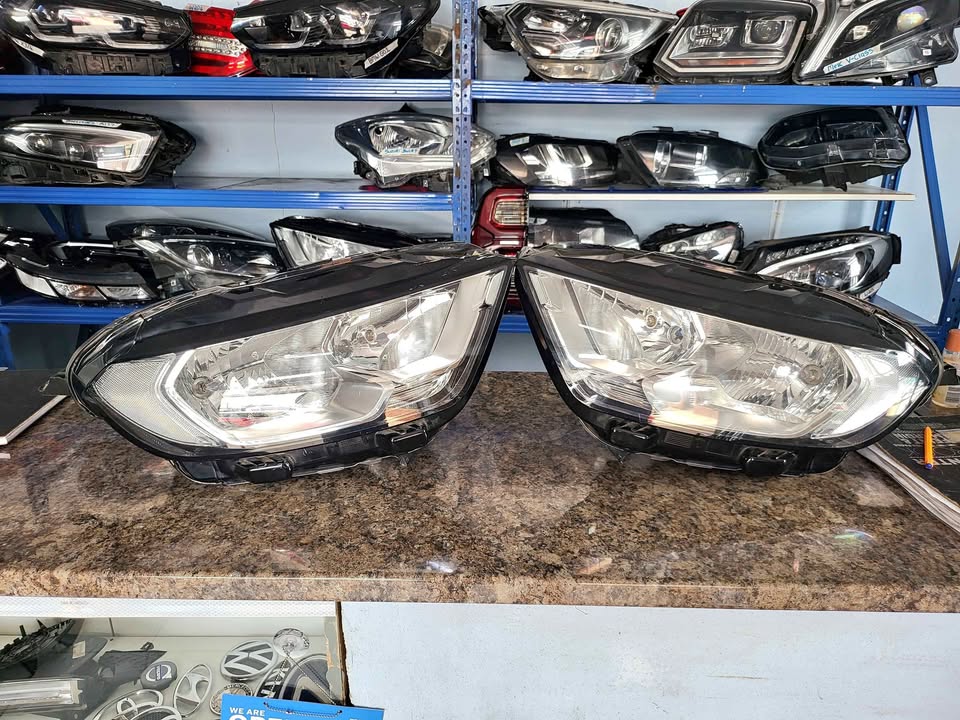 2018 / 2023 Ford Ecosport left and right headlight for sale - Private Seller 2018 / 2023 Ford Ecosport left and right headlight for sale - Private Seller