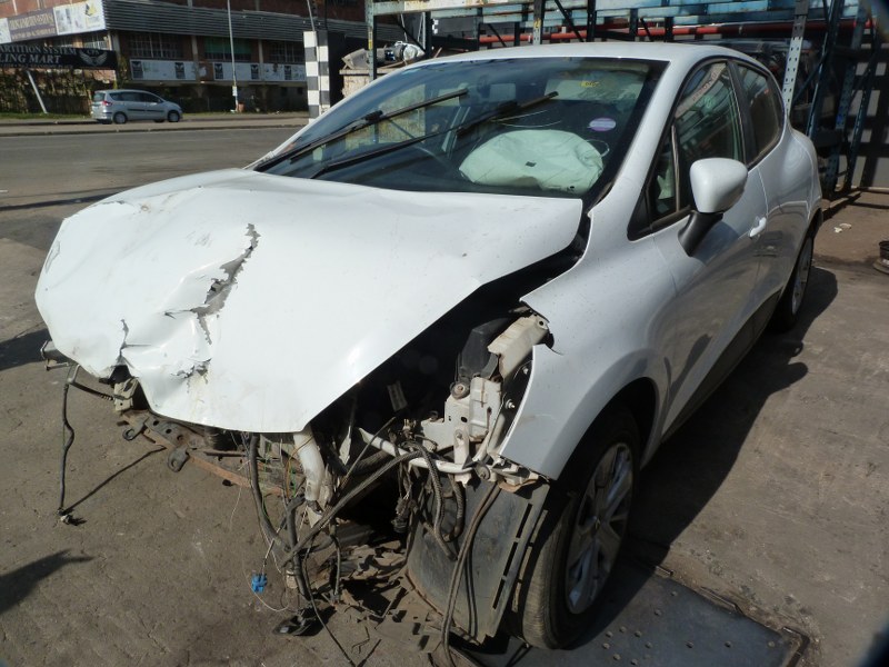 Renault Clio IV 900T Manual H4B - 2018 SPARESBOYZ STRIPPING FOR SPARES - Private Seller Renault Clio IV 900T Manual H4B - 2018 SPARESBOYZ STRIPPING FOR SPARES - Private Seller