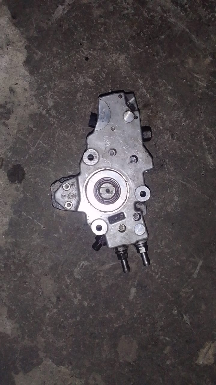 Used Mercedes Vito High-Pressure Fuel Pump - Private Seller Used Mercedes Vito High-Pressure Fuel Pump - Private Seller