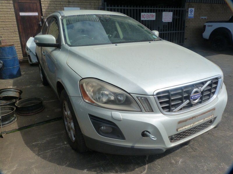 Volvo XC60 2.4D AT White - 2010 STRIPPING FOR SPARES - Private Seller Volvo XC60 2.4D AT White - 2010 STRIPPING FOR SPARES - Private Seller