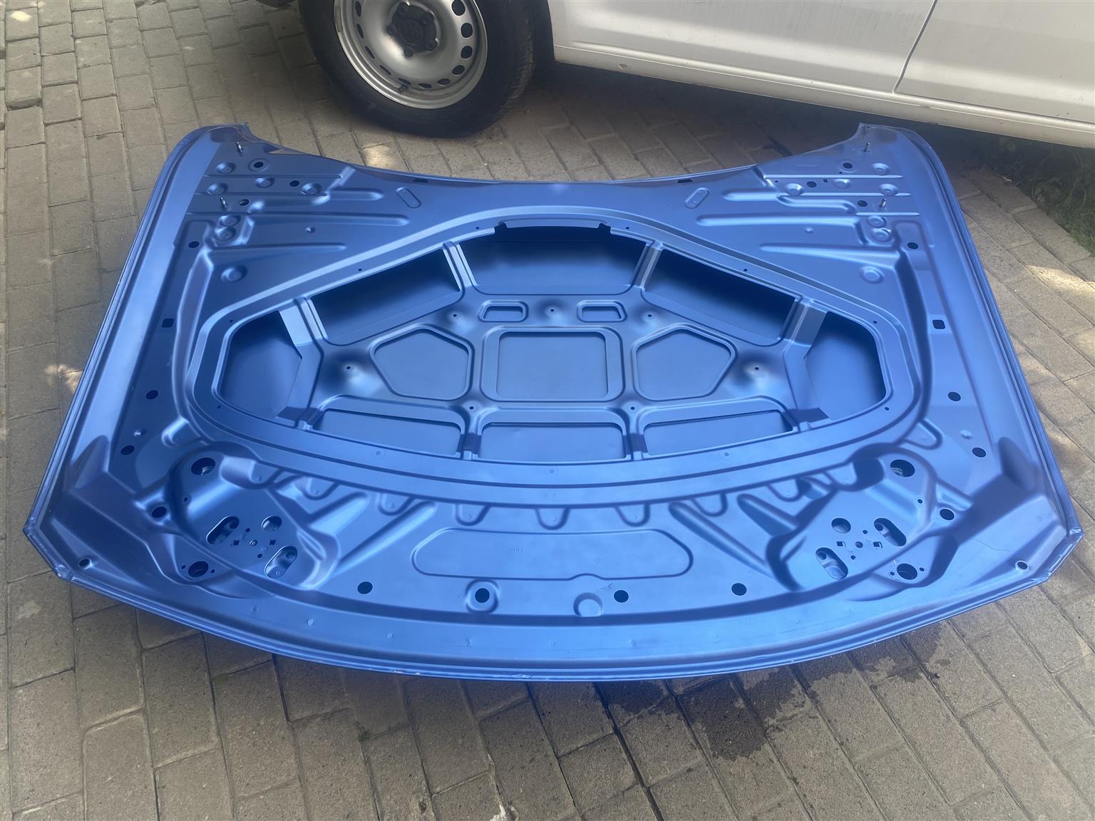 2017 BMW F30 BONNET FOR SALE. IN EXCELLENT CONDITION