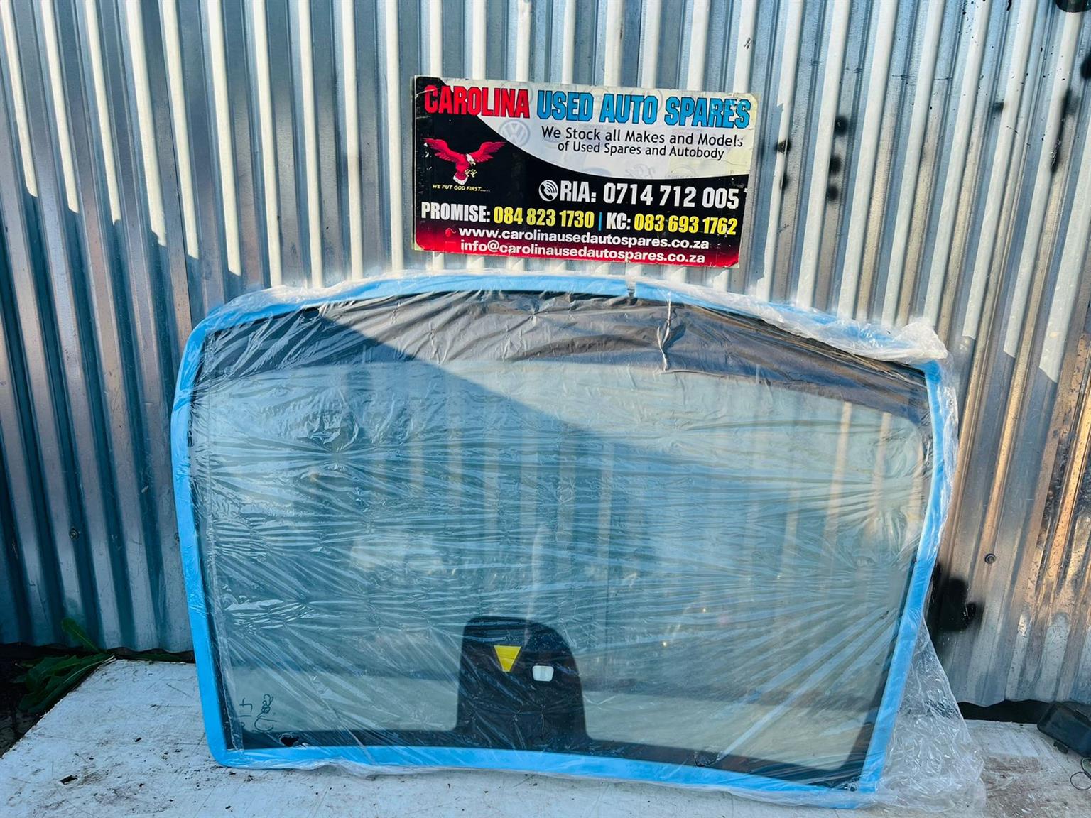 Mercedes Benz W156 GLA  Signature windscreen with rain/light/defogging cover - Private Seller