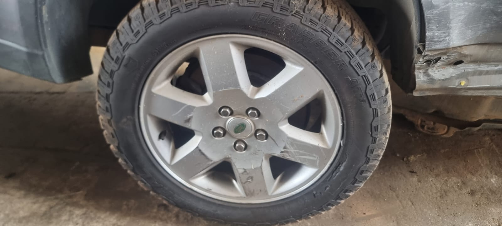 2007 Range Rover Sport 4.2l V8 S/C Rim & Tyre Set for sale - Private Seller