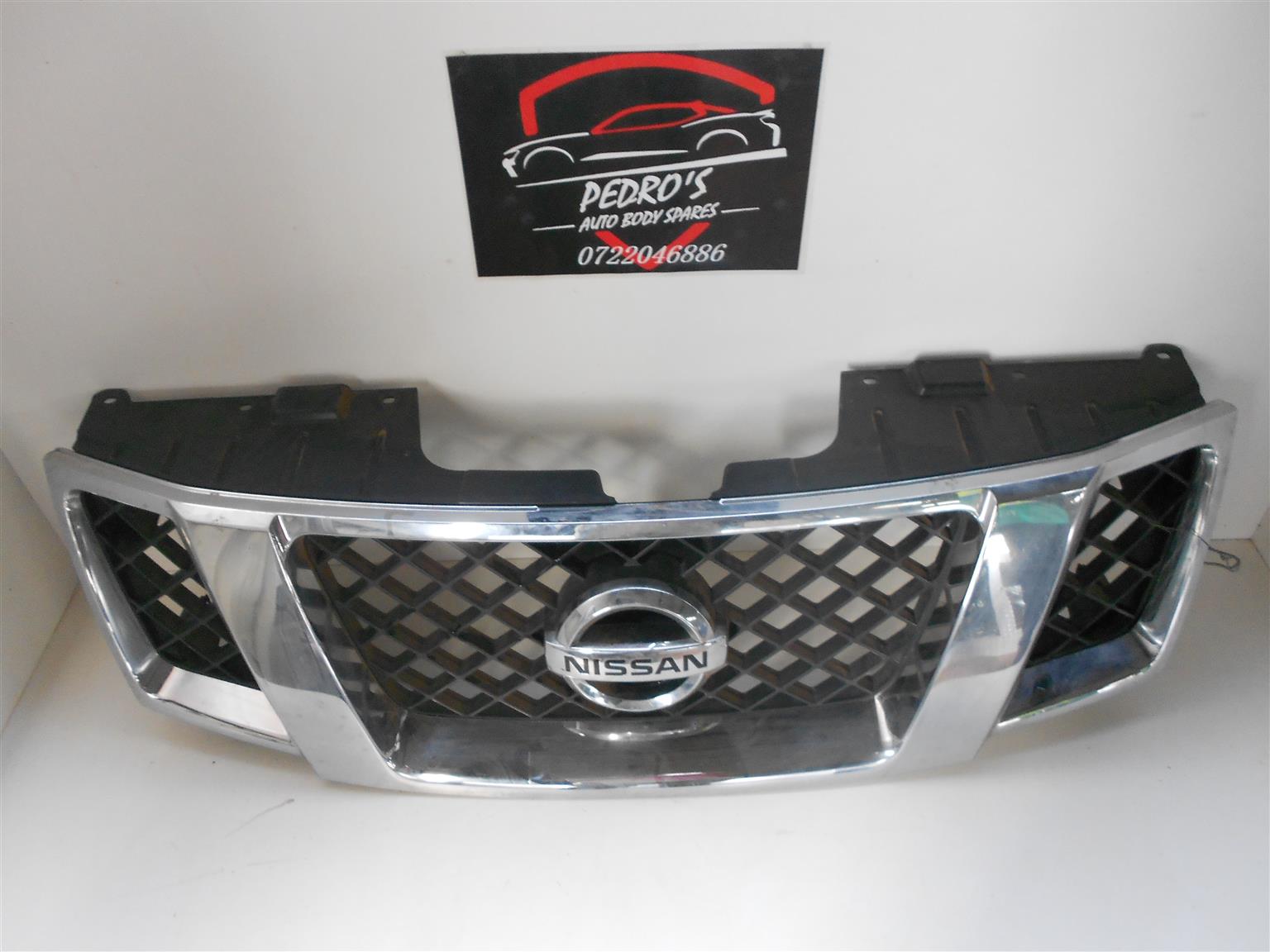 Nissan Navara grill - Private Seller