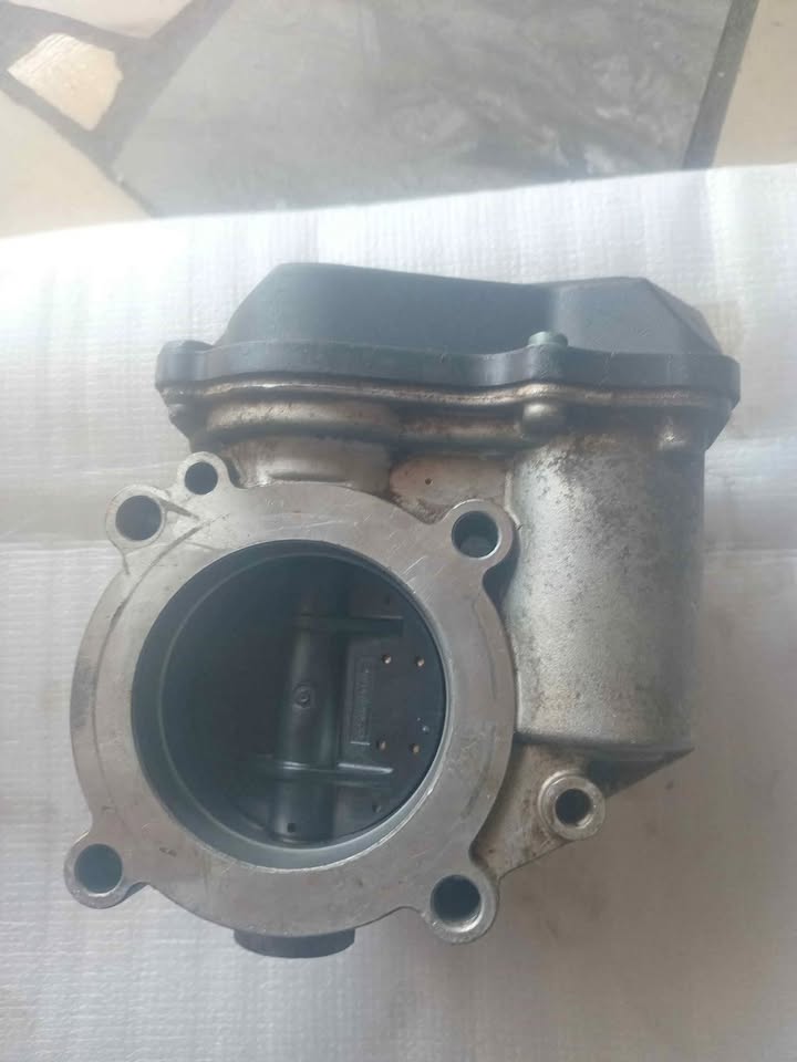 2005-2014 Audi A4 2.0T Throttle Body 06F133062Q - Private Seller 2005-2014 Audi A4 2.0T Throttle Body 06F133062Q - Private Seller