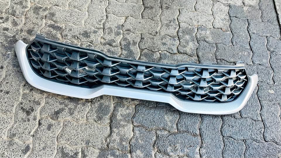 Kia Sonet grille - Private Seller Kia Sonet grille - Private Seller