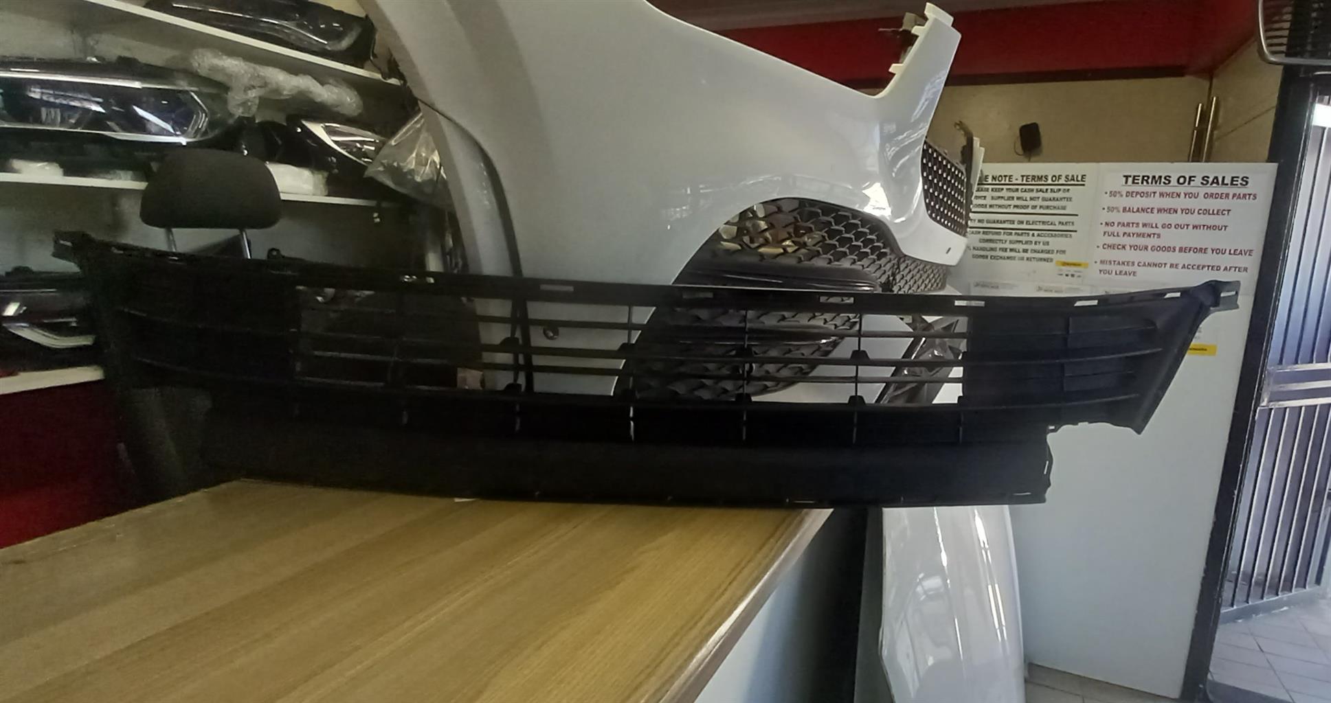 (RAV4)2017 TOYOTA RAV 4 LOWER FRONT BUMPER FOR SALE - Private Seller