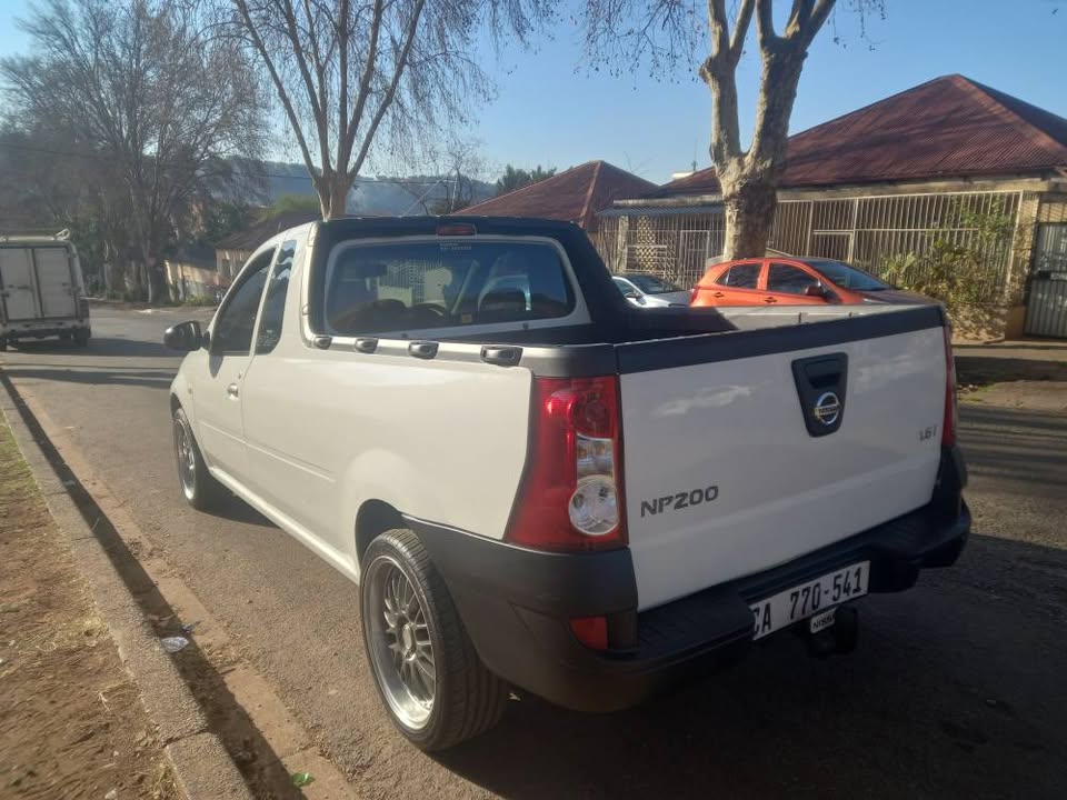 2013 Nissan Np200 1.6 Petrol, Manual, White, 85000kms