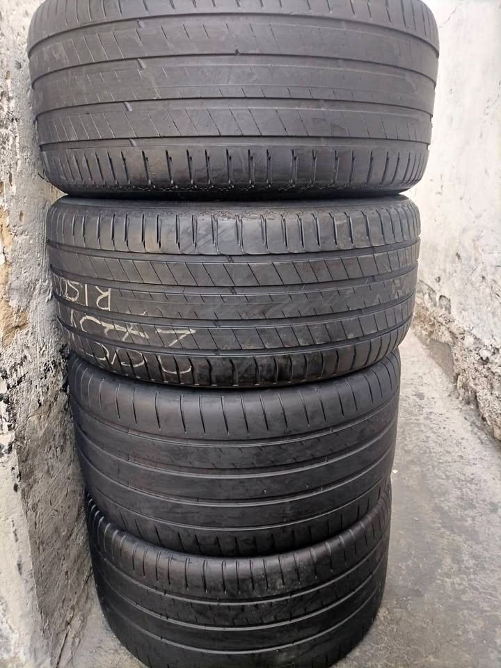 Set of 285/40/20 & 315/35/20 Michelin 4S  normal tyres - Private Seller
