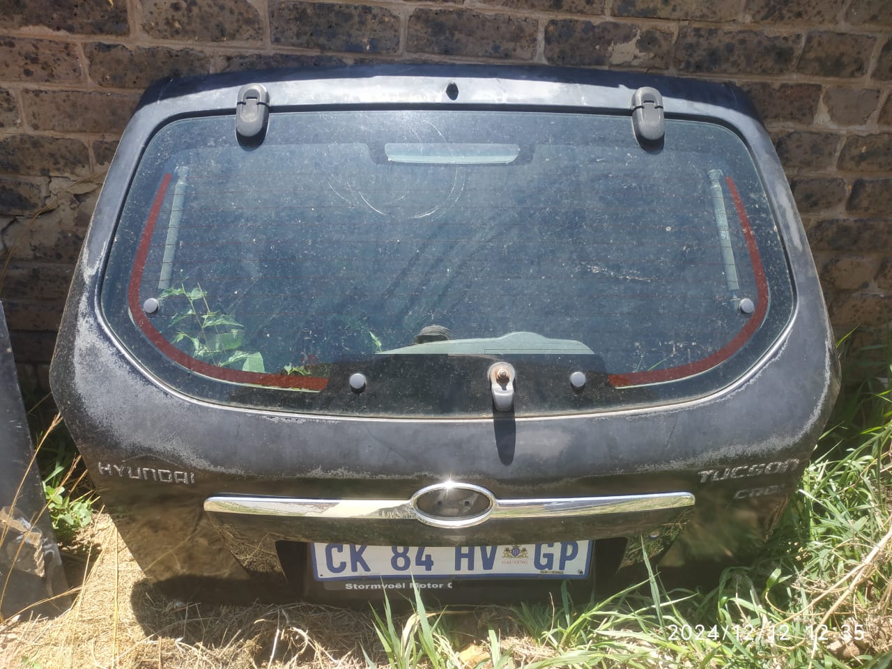 2008 Hyundai Tucson Tailgate with glass for sale - Private Seller